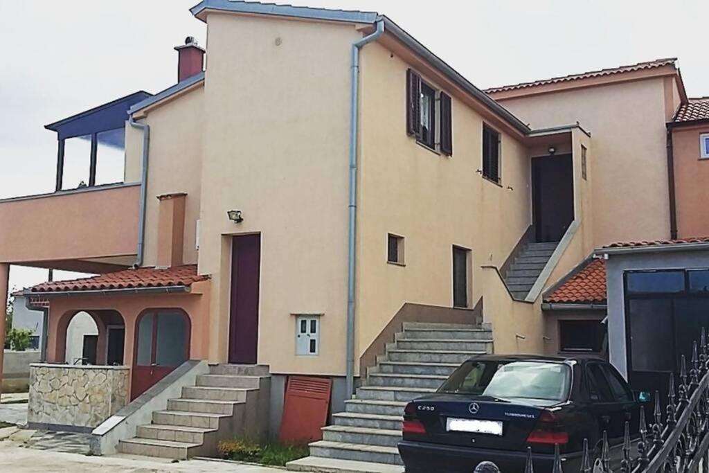 Sunny Apartment With Pool Šišan 외부 사진