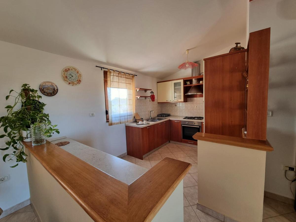 Sunny Apartment With Pool Šišan 외부 사진